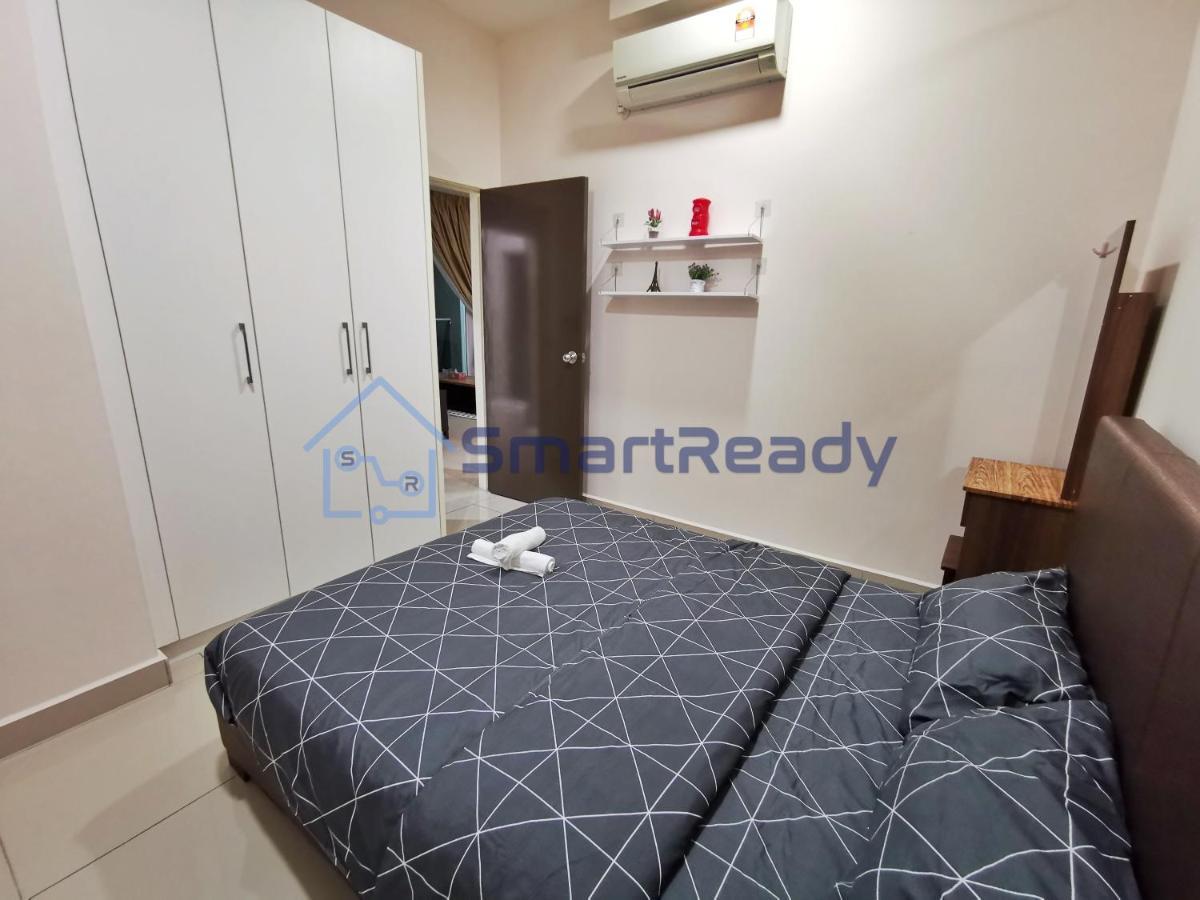 Twin Galaxy Suites By Sr Home Johor Bahru Exterior photo